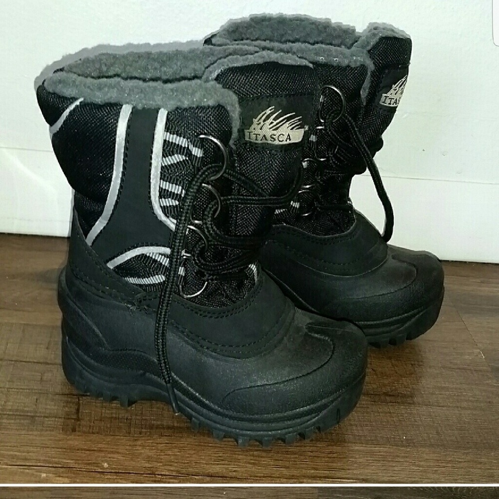 Nwot snow boots